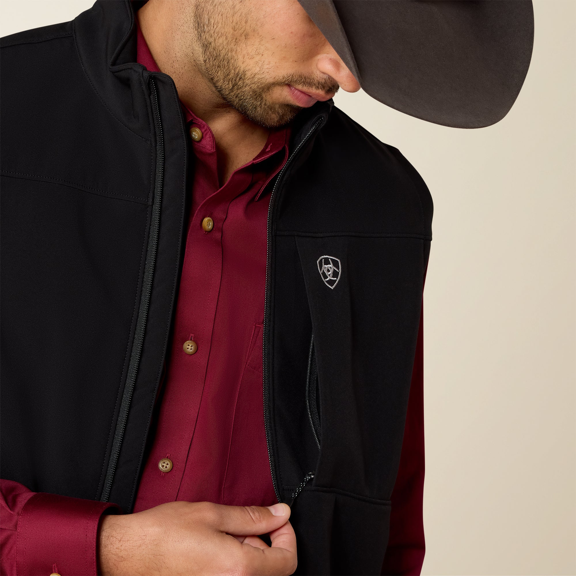 CHALECO ARIAT VERNON 2.0 SL OFTSHELL VEST BLACK